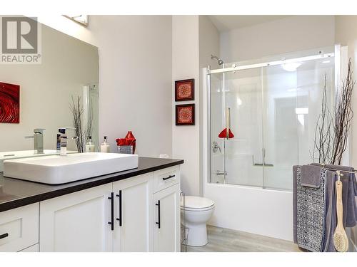 6539 Blackcomb Place, Vernon, BC - Indoor Photo Showing Bathroom