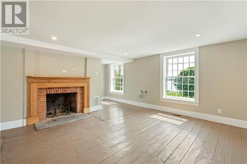 3 Park Street, Brockville, ON - Indoor Photo Showing Living Room With Fireplace