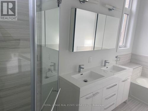 18 Perth Avenue, Toronto (Dufferin Grove), ON - Indoor Photo Showing Bathroom