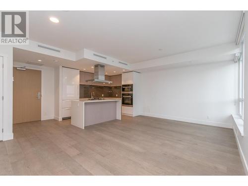 2027 Curling Road, North Vancouver, BC - Indoor Photo Showing Kitchen