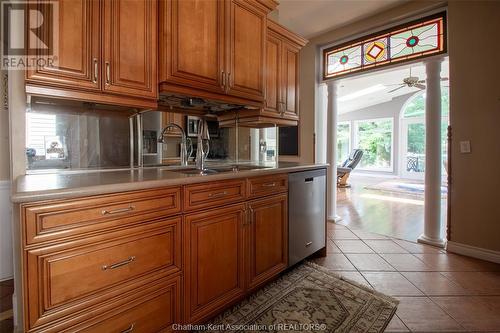 419 King Street West, Chatham, ON - Indoor Photo Showing Kitchen