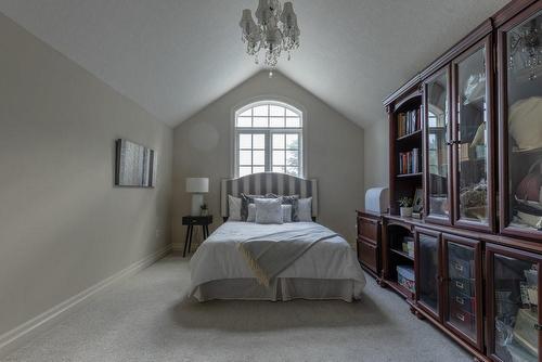 35 Sweetman Drive, Dundas, ON - Indoor Photo Showing Bedroom