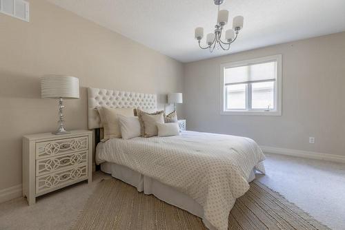 35 Sweetman Drive, Dundas, ON - Indoor Photo Showing Bedroom