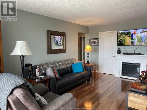 120 Pickering Drive Unit# 503, Amherstburg, ON - Indoor Photo Showing Living Room With Fireplace