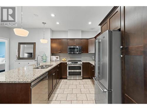 2210 Upper Sundance Drive Unit# 1304, West Kelowna, BC - Indoor Photo Showing Kitchen With Double Sink