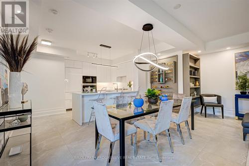 301 - 3 Southvale Drive, Toronto (Leaside), ON - Indoor Photo Showing Dining Room