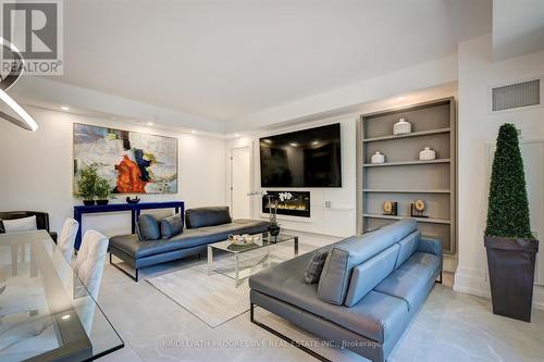 301 - 3 Southvale Drive, Toronto (Leaside), ON - Indoor Photo Showing Living Room