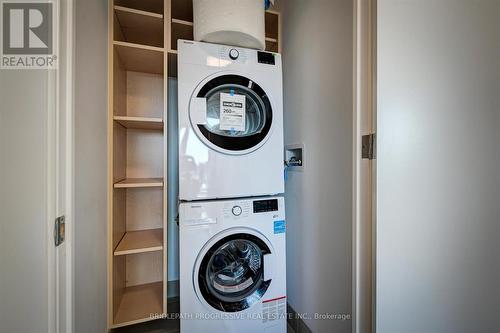 301 - 3 Southvale Drive, Toronto (Leaside), ON - Indoor Photo Showing Laundry Room