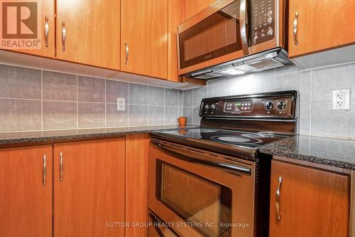 808 - 225 Sherway Gardens Road, Toronto (Islington-City Centre West), ON - Indoor Photo Showing Kitchen