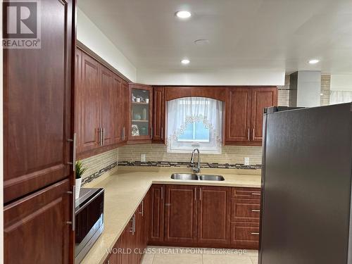 26 Chipper Crescent S, Toronto (Eglinton East), ON - Indoor Photo Showing Kitchen With Double Sink