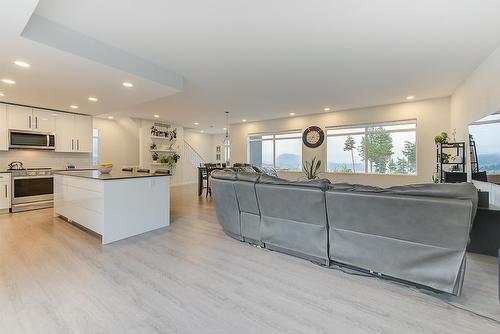 3704 Morningside Drive, West Kelowna, BC - Indoor