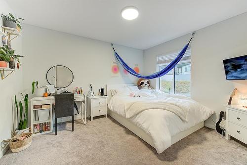 3704 Morningside Drive, West Kelowna, BC - Indoor Photo Showing Bedroom