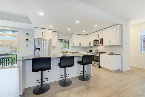 3704 Morningside Drive, West Kelowna, BC - Indoor Photo Showing Kitchen With Upgraded Kitchen