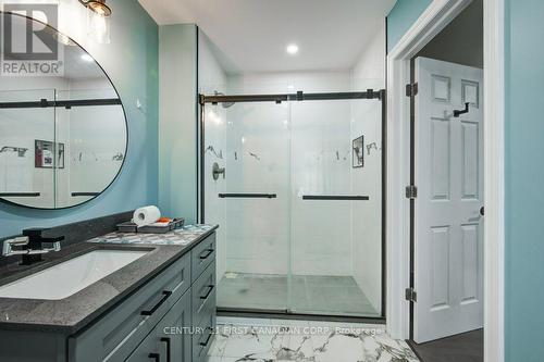 master bedroom ensuite - 615 Commissioners Road E, London, ON - Indoor Photo Showing Bathroom