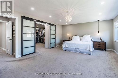 944 Larter Street, Innisfil, ON - Indoor Photo Showing Bedroom