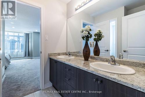 944 Larter Street, Innisfil, ON - Indoor Photo Showing Bathroom