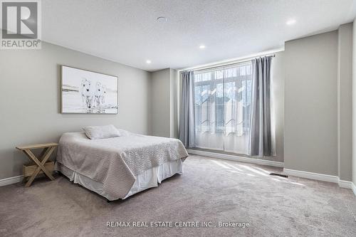 944 Larter Street, Innisfil, ON - Indoor Photo Showing Bedroom