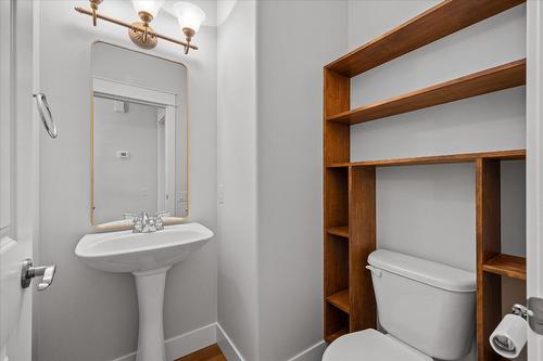 2302 Pine Vista Place, West Kelowna, BC - Indoor Photo Showing Bathroom