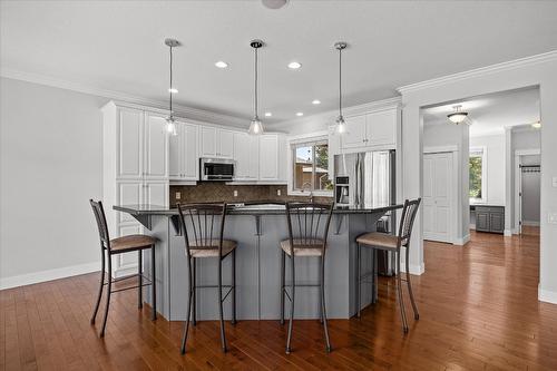 2302 Pine Vista Place, West Kelowna, BC - Indoor Photo Showing Kitchen With Upgraded Kitchen