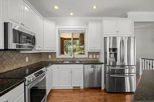 2302 Pine Vista Place, West Kelowna, BC - Indoor Photo Showing Kitchen With Double Sink