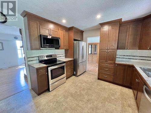 2069 Dragon Lake Road, Quesnel, BC - Indoor Photo Showing Kitchen With Stainless Steel Kitchen