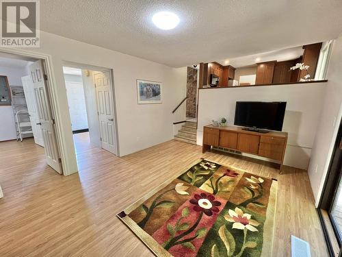 2069 Dragon Lake Road, Quesnel, BC - Indoor Photo Showing Other Room