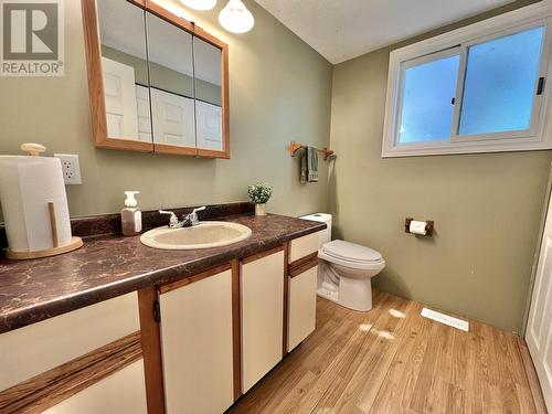 2069 Dragon Lake Road, Quesnel, BC - Indoor Photo Showing Bathroom