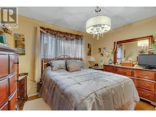 8093 Rochester Crescent, Prince George, BC - Indoor Photo Showing Bedroom