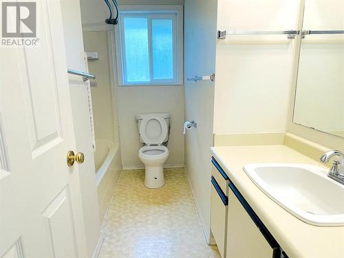 3186 Mcleod Road, West Kelowna, BC - Indoor Photo Showing Bathroom