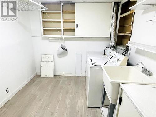 3186 Mcleod Road, West Kelowna, BC - Indoor Photo Showing Laundry Room