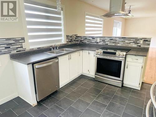 3186 Mcleod Road, West Kelowna, BC - Indoor Photo Showing Kitchen With Double Sink