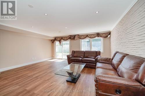 3 Renoak Drive, Toronto (Westminster-Branson), ON - Indoor Photo Showing Living Room