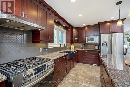 6 Vanstraalen Street, Hamilton (Carlisle), ON - Indoor Photo Showing Kitchen With Stainless Steel Kitchen With Upgraded Kitchen