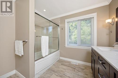 6 Vanstraalen Street, Hamilton (Carlisle), ON - Indoor Photo Showing Bathroom