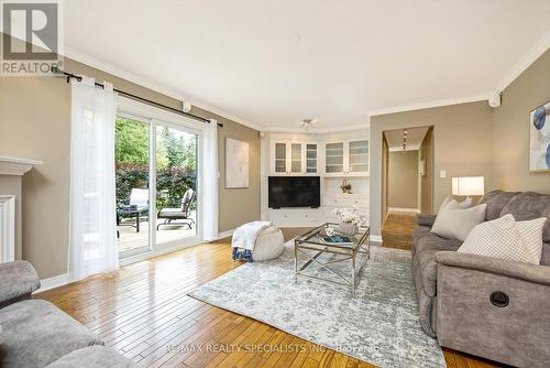 6 Vanstraalen Street, Hamilton (Carlisle), ON - Indoor Photo Showing Living Room