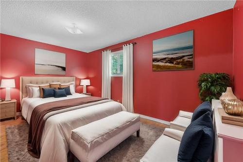 2 Mapleton Avenue, Barrie, ON - Indoor Photo Showing Bedroom