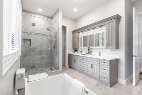 7774 Guelph Line, Milton, ON - Indoor Photo Showing Bathroom