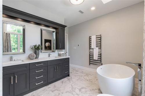 7774 Guelph Line, Milton, ON - Indoor Photo Showing Bathroom