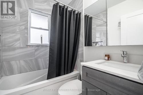 316 East 42Nd Street, Hamilton (Hampton Heights), ON - Indoor Photo Showing Bathroom