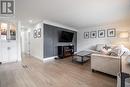 316 East 42Nd Street, Hamilton (Hampton Heights), ON  - Indoor Photo Showing Living Room 