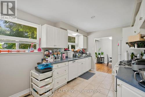 2 Hill Drive, Aurora (Hills Of St Andrew), ON - Indoor Photo Showing Kitchen With Double Sink