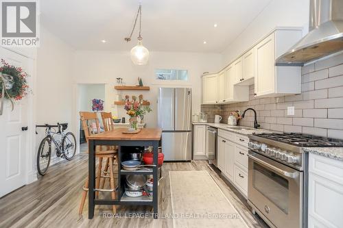 846 Lorne Avenue, London, ON - Indoor Photo Showing Kitchen With Stainless Steel Kitchen With Upgraded Kitchen