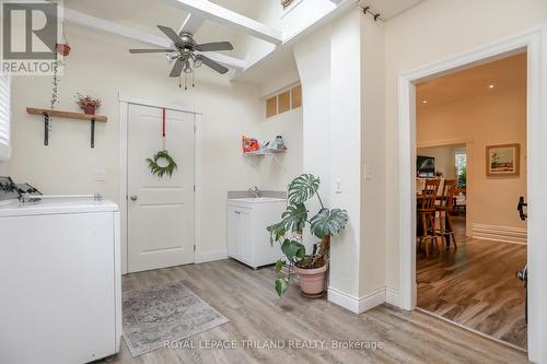 846 Lorne Avenue, London, ON - Indoor Photo Showing Laundry Room