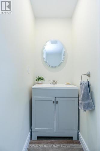 846 Lorne Avenue, London, ON - Indoor Photo Showing Bathroom