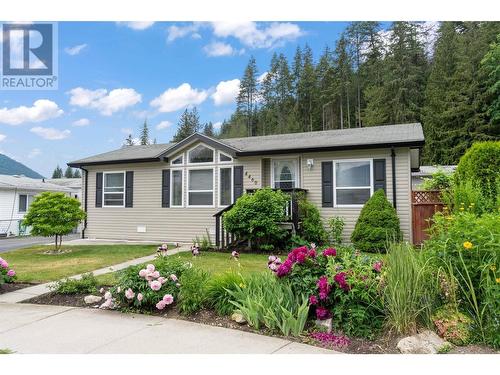 4460 73 Avenue Ne, Salmon Arm, BC - Outdoor With Facade