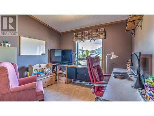 4460 73 Avenue Ne, Salmon Arm, BC - Indoor