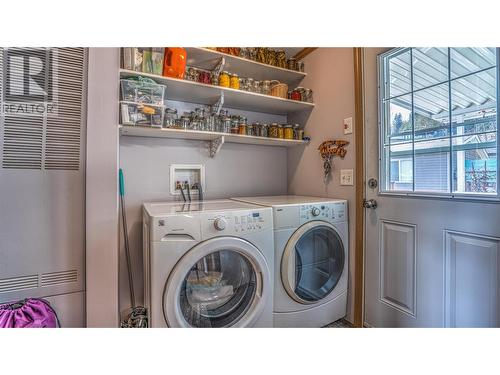 4460 73 Avenue Ne, Salmon Arm, BC - Indoor Photo Showing Laundry Room