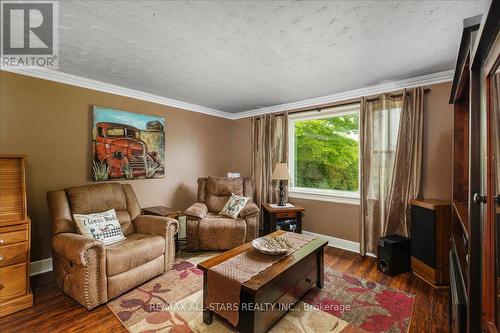 3369 Baseline Road, Georgina (Belhaven), ON - Indoor Photo Showing Living Room