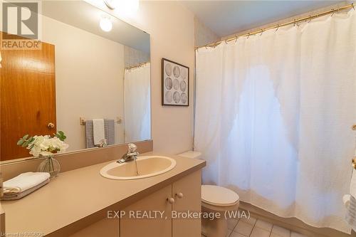 27 Bell Drive, Northern Bruce Peninsula, ON - Indoor Photo Showing Bathroom