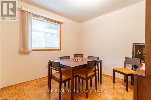 27 Bell Drive, Northern Bruce Peninsula, ON - Indoor Photo Showing Dining Room